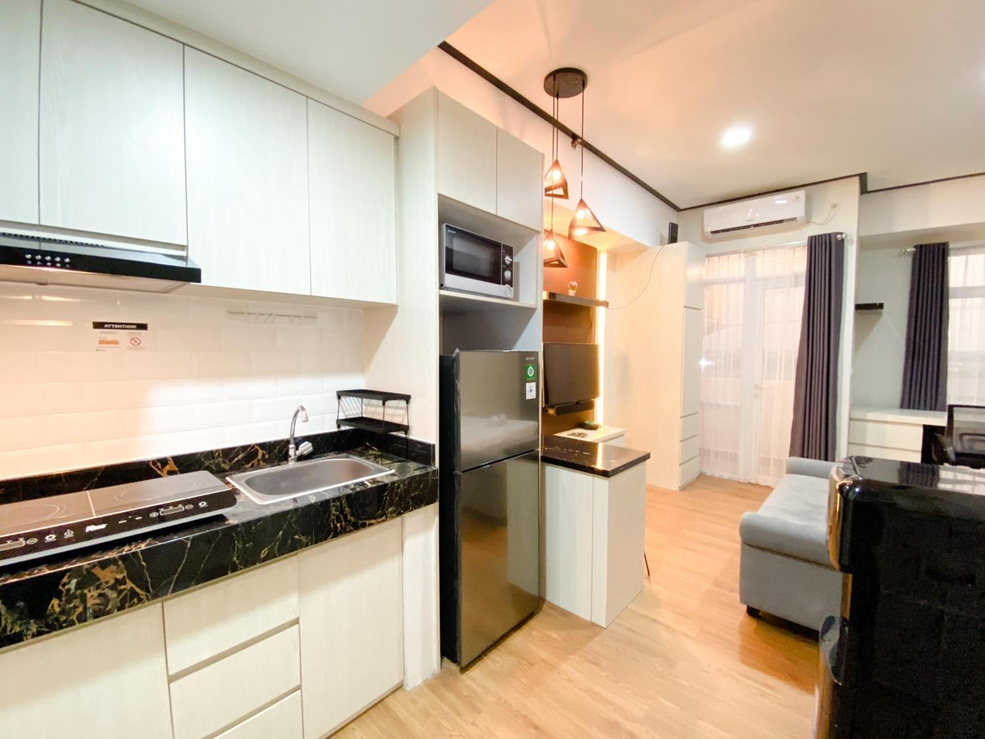 Cozy And Homey Studio At Vasanta Innopark Apartment By Travelio チカラン エクステリア 写真